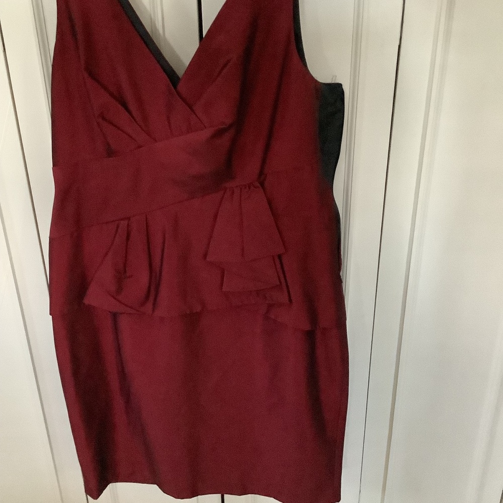 Like new BeautifulFigure Flattering  Detailed sleeveless cocktail dress